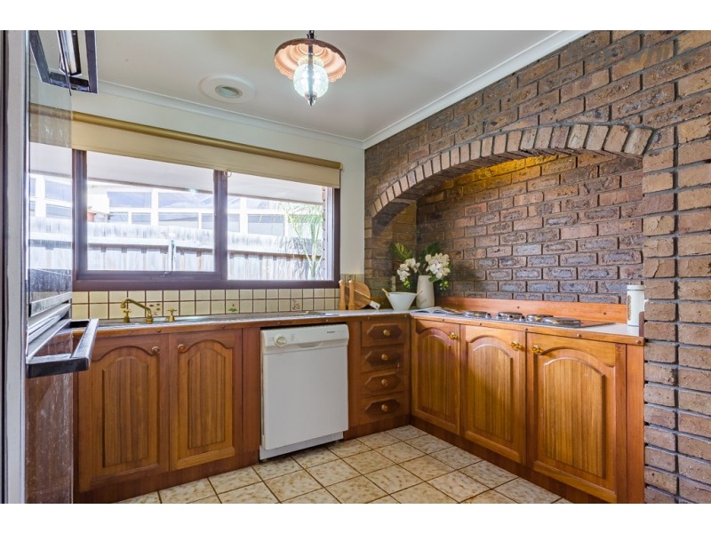 12 Akma Court, Taylors Lakes VIC 3038
