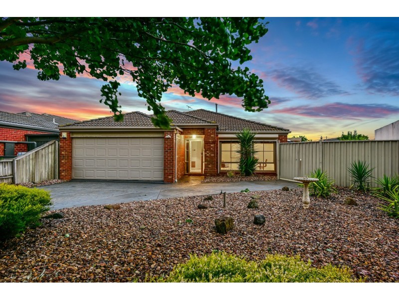 6 Brighton Place, Taylors Hill VIC 3037