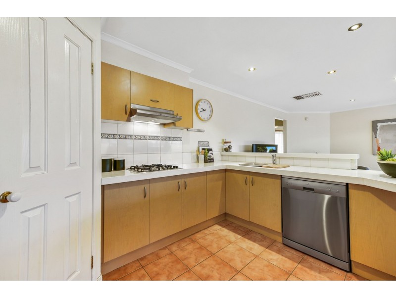 6 Brighton Place, Taylors Hill VIC 3037