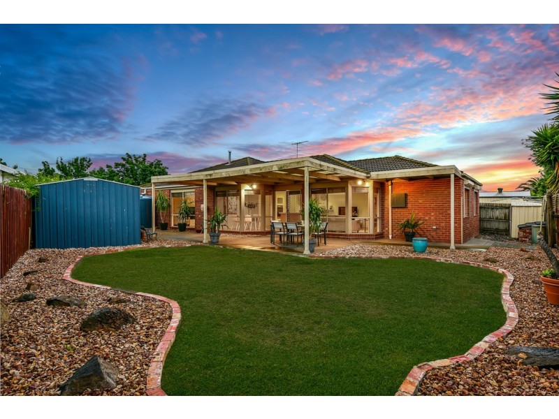 6 Brighton Place, Taylors Hill VIC 3037