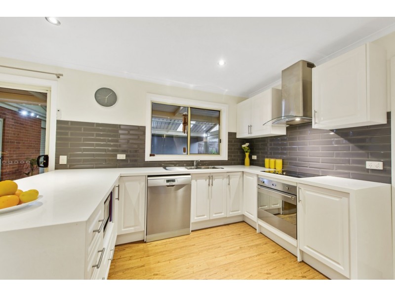 6 Ahmet Place, Hillside VIC 3037