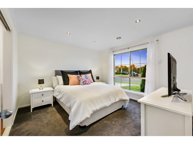 6 Ahmet Place, Hillside VIC 3037