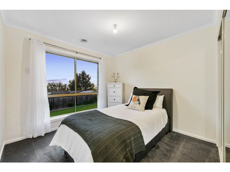 6 Ahmet Place, Hillside VIC 3037