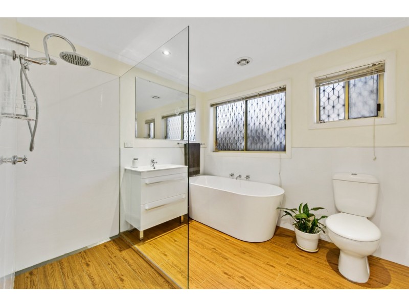 6 Ahmet Place, Hillside VIC 3037