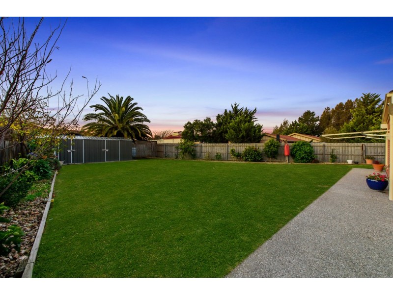 6 Ahmet Place, Hillside VIC 3037