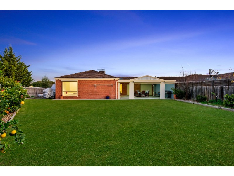 6 Ahmet Place, Hillside VIC 3037