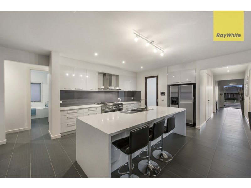 56 Hillcrest Drive, Hillside VIC 3037