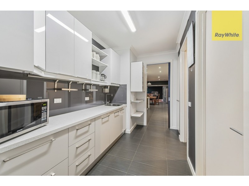 56 Hillcrest Drive, Hillside VIC 3037