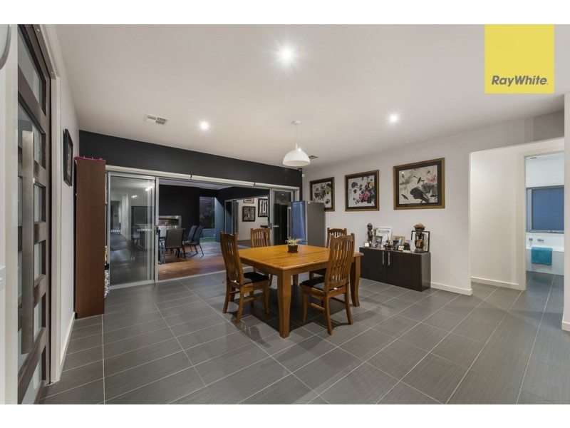 56 Hillcrest Drive, Hillside VIC 3037