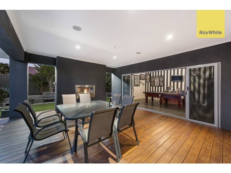 56 Hillcrest Drive, Hillside VIC 3037