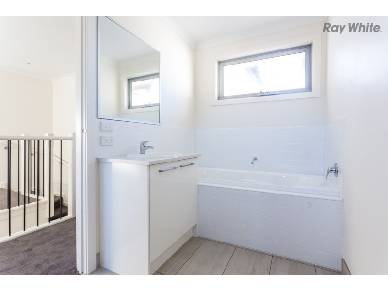 2/71-73 Fox Street, St Albans VIC 3021
