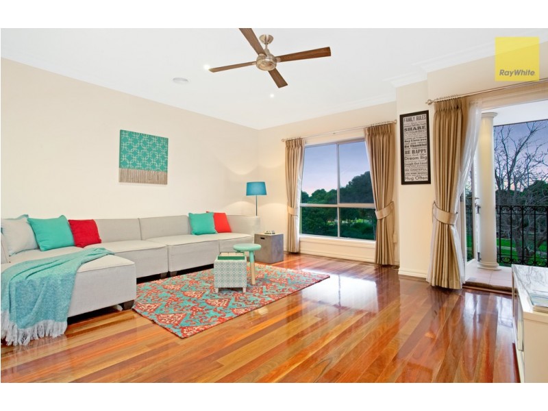40 Pyrmont Terrace, Taylors Hill VIC 3037