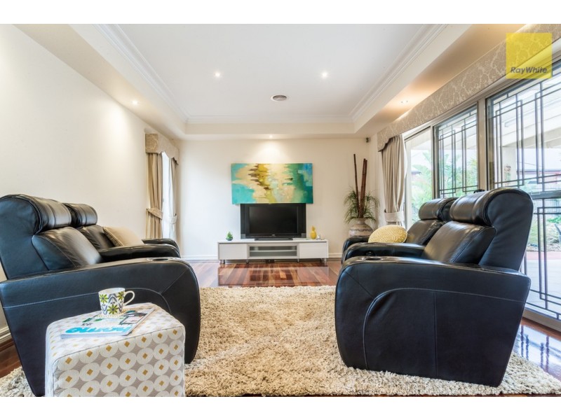 40 Pyrmont Terrace, Taylors Hill VIC 3037