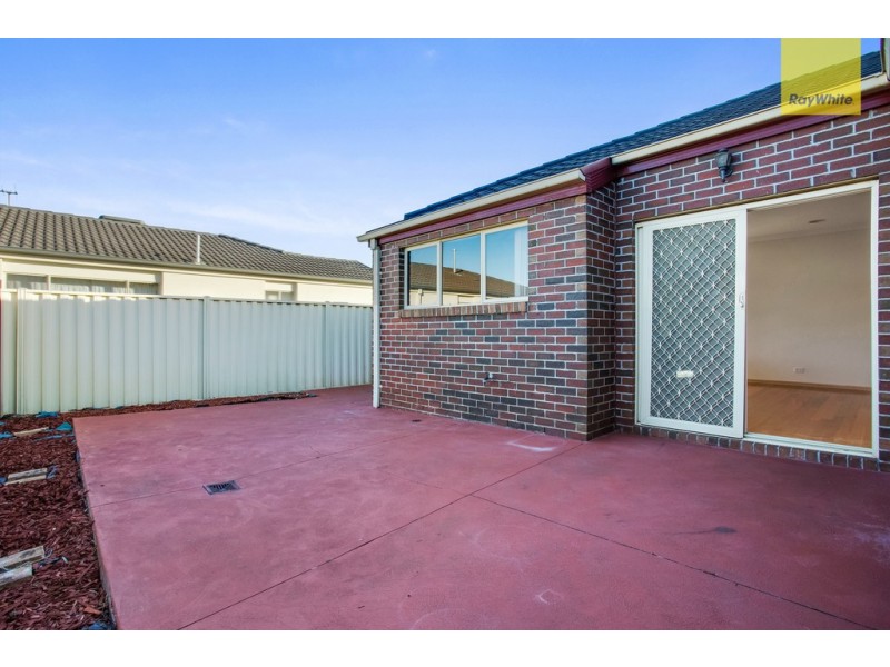 2/1 Marner Avenue, Hillside VIC 3037