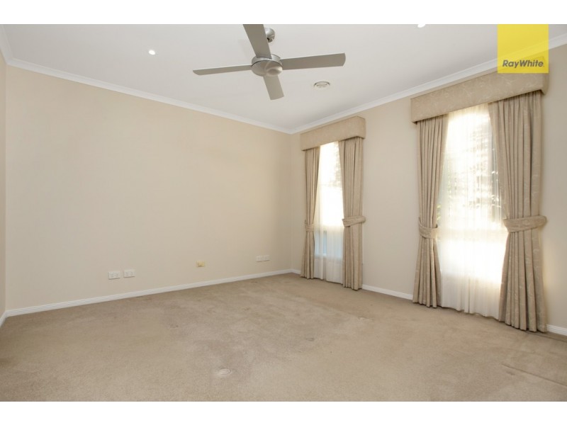 35 Perceval Crescent, Taylors Lakes VIC 3038