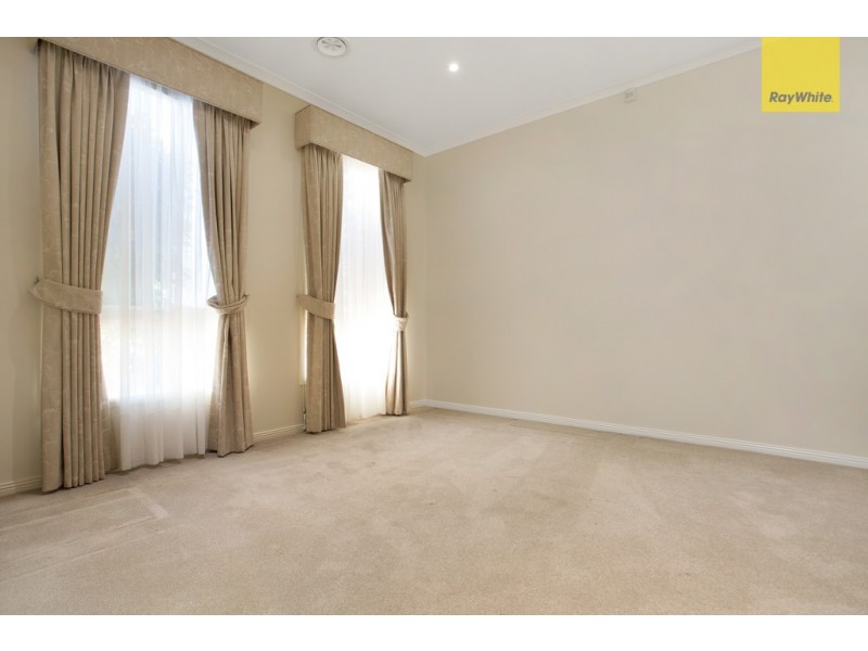 35 Perceval Crescent, Taylors Lakes VIC 3038