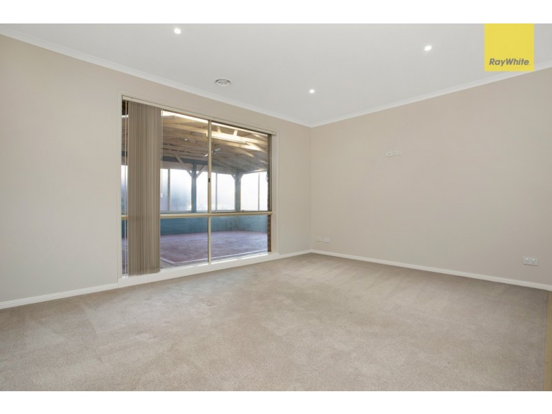 35 Perceval Crescent, Taylors Lakes VIC 3038