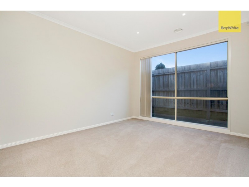 35 Perceval Crescent, Taylors Lakes VIC 3038