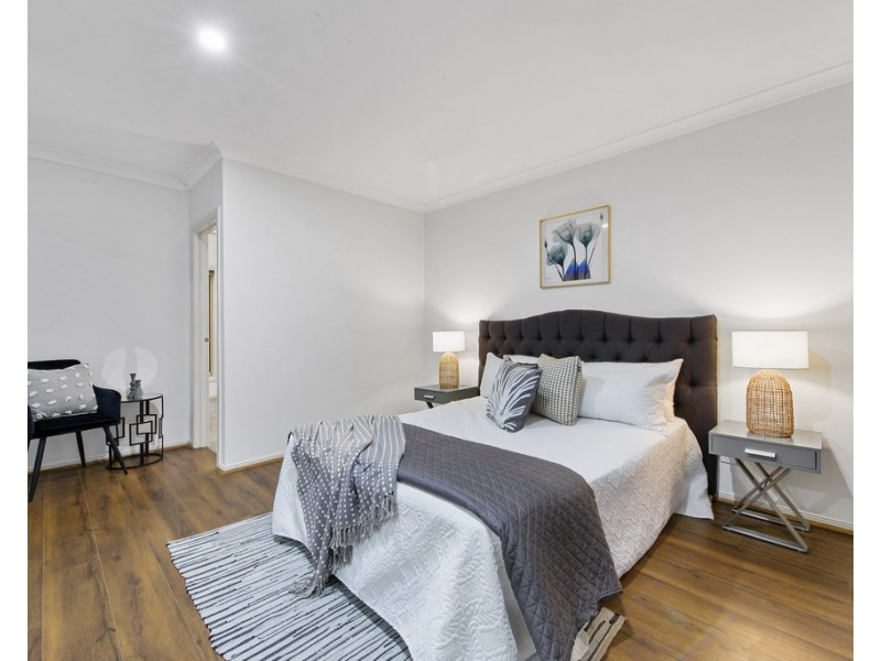 28 Cronulla Way, Taylors Hill VIC 3037