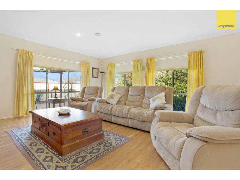 3 Bramshaw Crescent, Hillside VIC 3037