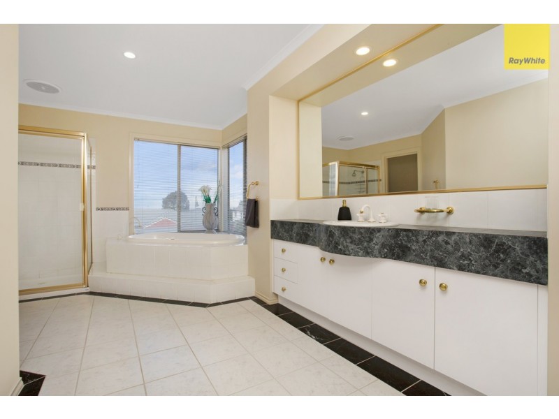 3 Bramshaw Crescent, Hillside VIC 3037