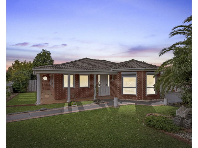 1 Pratt Close, Taylors Lakes VIC 3038