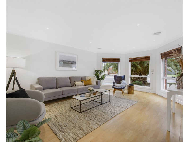 1 Pratt Close, Taylors Lakes VIC 3038