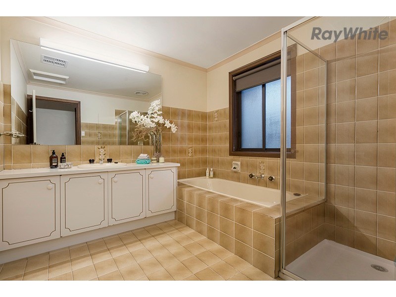 12 Augustines Way, Keilor VIC 3036