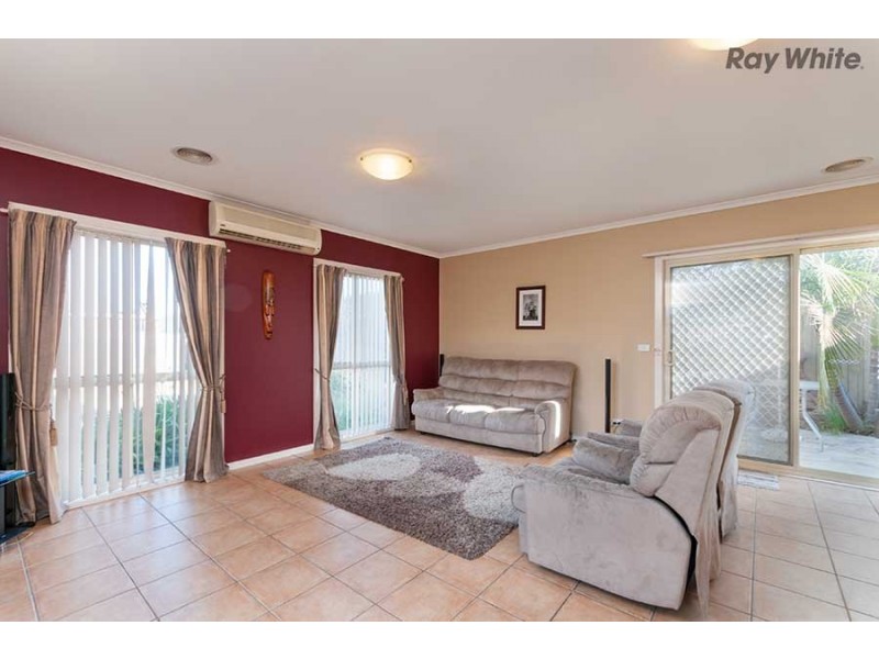 2/35 Pecks Road, Sydenham VIC 3037