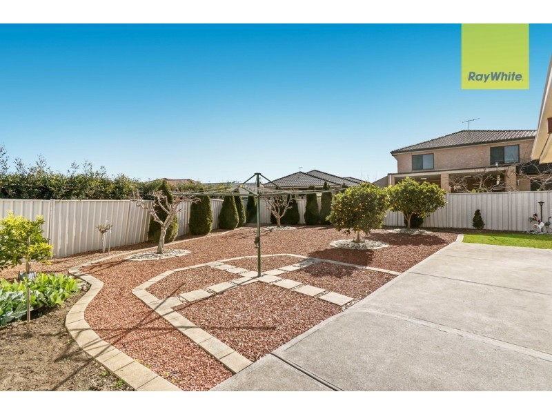 51 Glenelg Boulevard, Taylors Hill VIC 3037
