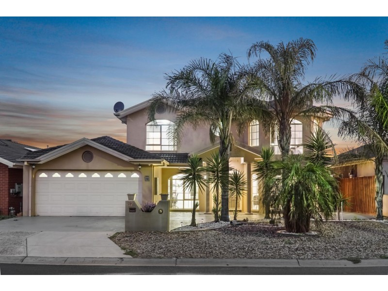 12 Howqua Way, Taylors Hill VIC 3037