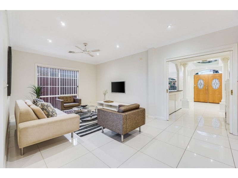 12 Howqua Way, Taylors Hill VIC 3037