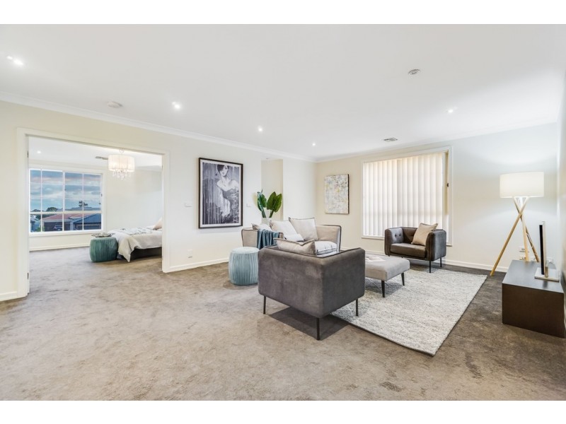 12 Howqua Way, Taylors Hill VIC 3037