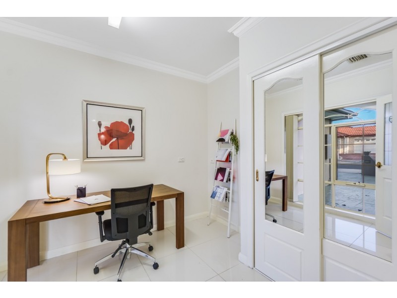 12 Howqua Way, Taylors Hill VIC 3037