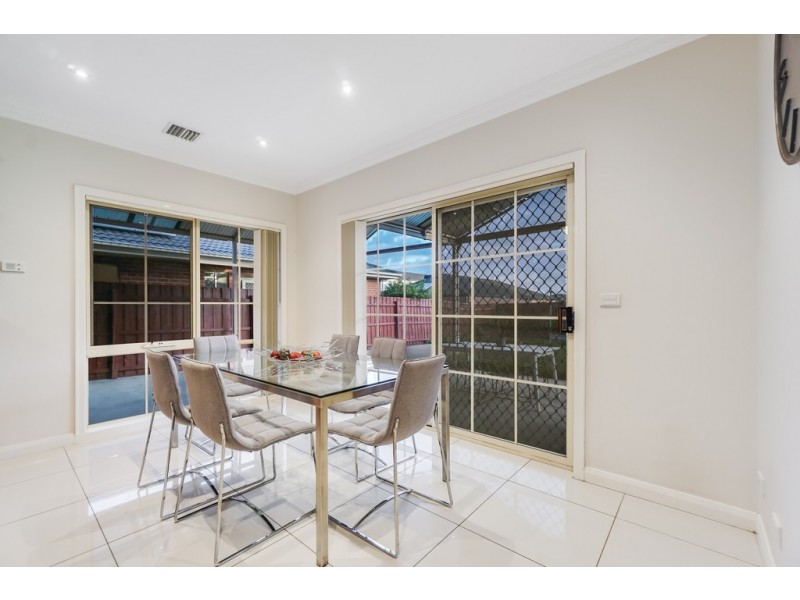 12 Howqua Way, Taylors Hill VIC 3037