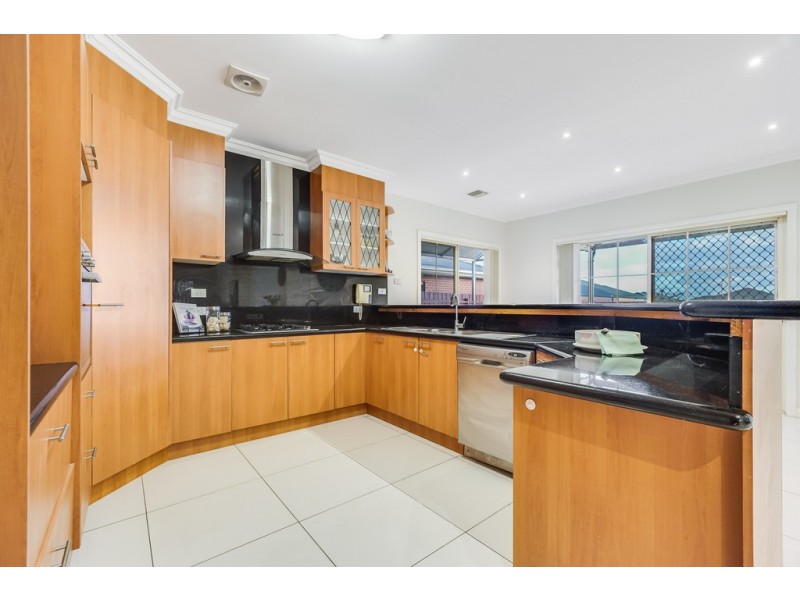 12 Howqua Way, Taylors Hill VIC 3037