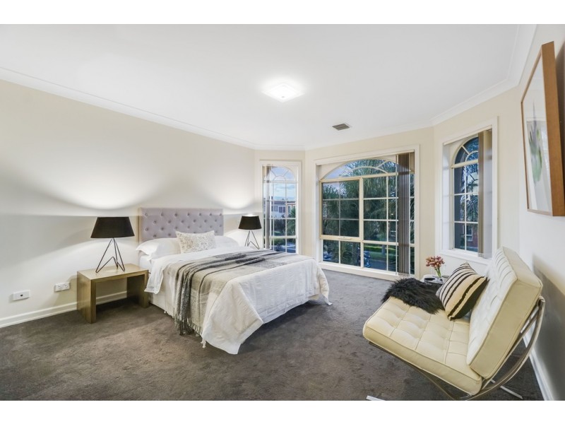 12 Howqua Way, Taylors Hill VIC 3037