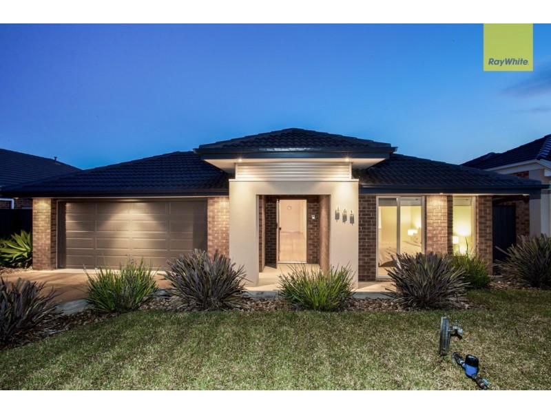 102 Wattle Valley Drive, Hillside VIC 3037