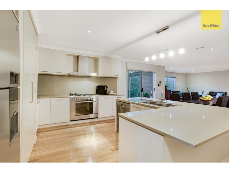 102 Wattle Valley Drive, Hillside VIC 3037