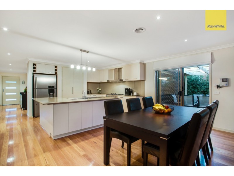 102 Wattle Valley Drive, Hillside VIC 3037