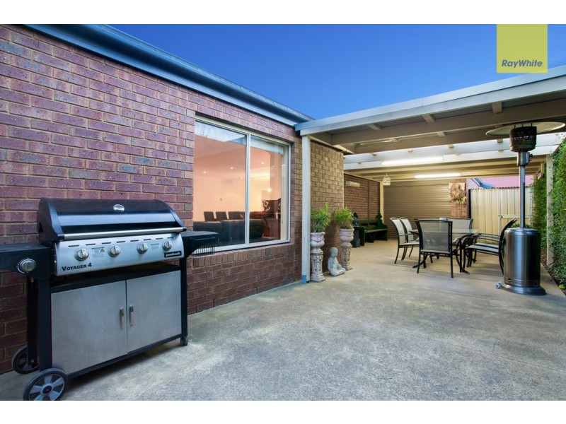 102 Wattle Valley Drive, Hillside VIC 3037