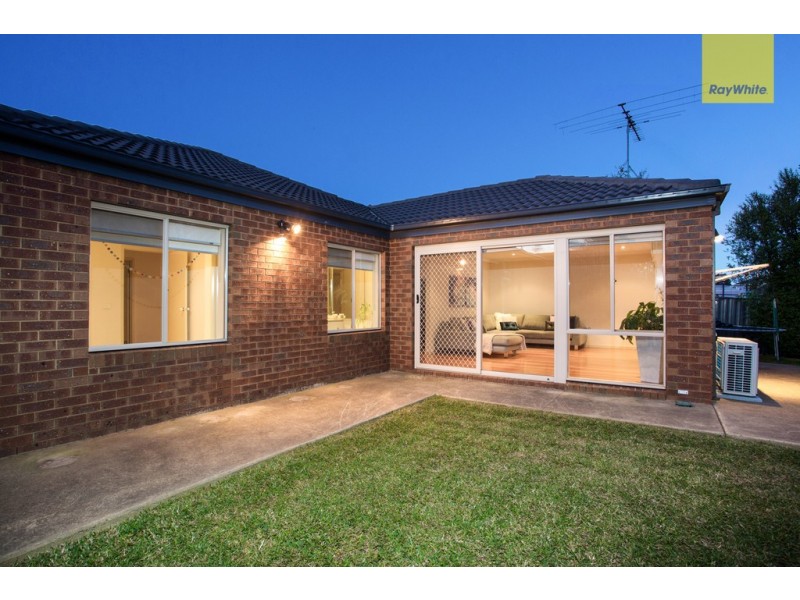 102 Wattle Valley Drive, Hillside VIC 3037