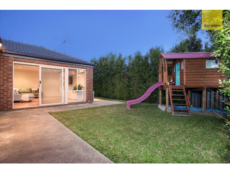 102 Wattle Valley Drive, Hillside VIC 3037