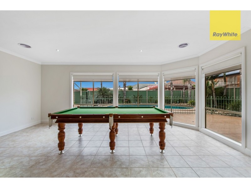 24 Hillcrest Drive, Hillside VIC 3037