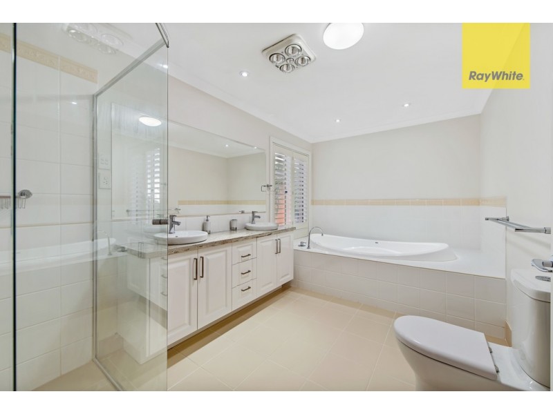 24 Hillcrest Drive, Hillside VIC 3037