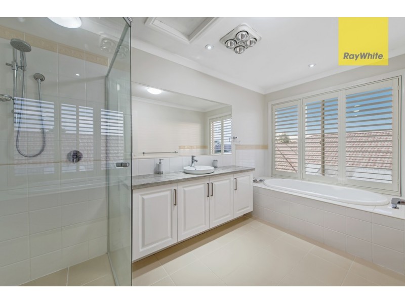 24 Hillcrest Drive, Hillside VIC 3037