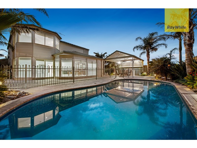 24 Hillcrest Drive, Hillside VIC 3037