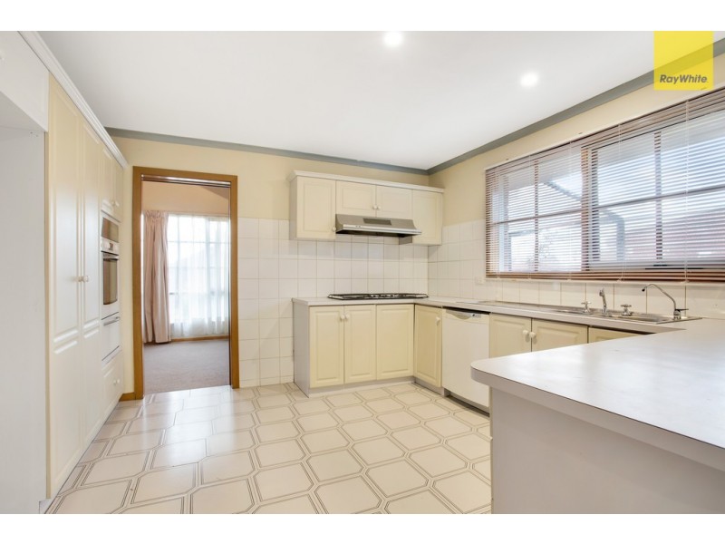 7 Ensign Grove, Taylors Lakes VIC 3038