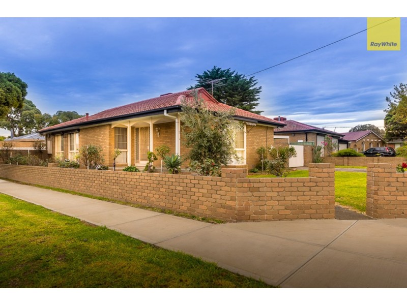 1 Pine Court, Kings Park VIC 3021