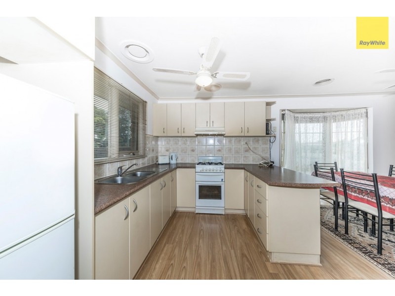 1 Pine Court, Kings Park VIC 3021